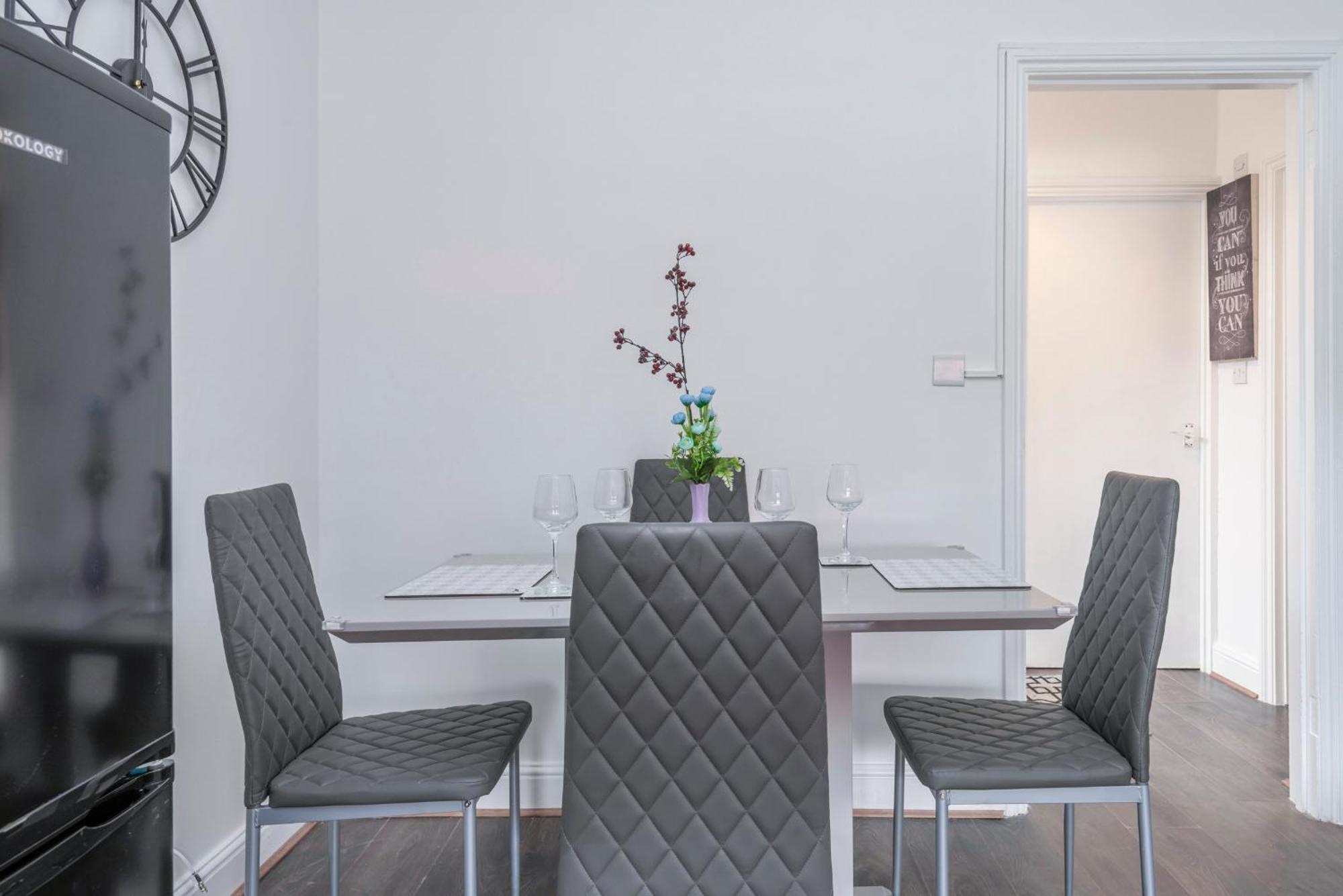 Modern Family Home W/Wi-Fi, Netflix, Self Check-In London Kültér fotó