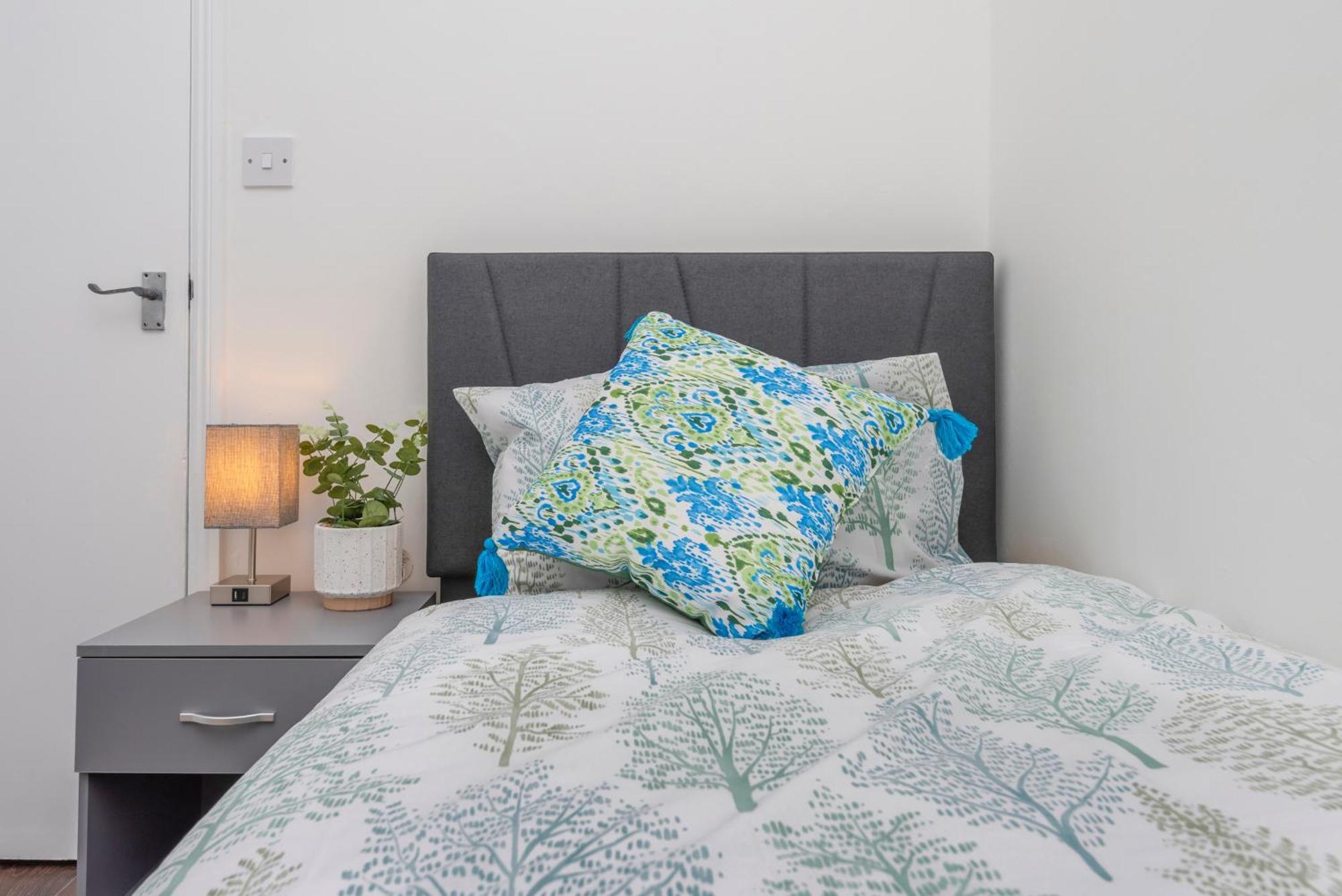 Modern Family Home W/Wi-Fi, Netflix, Self Check-In London Kültér fotó